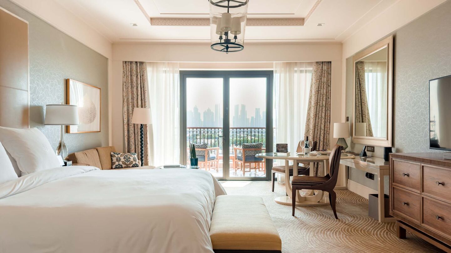 Four Seasons Dubai Premium Skyline Room